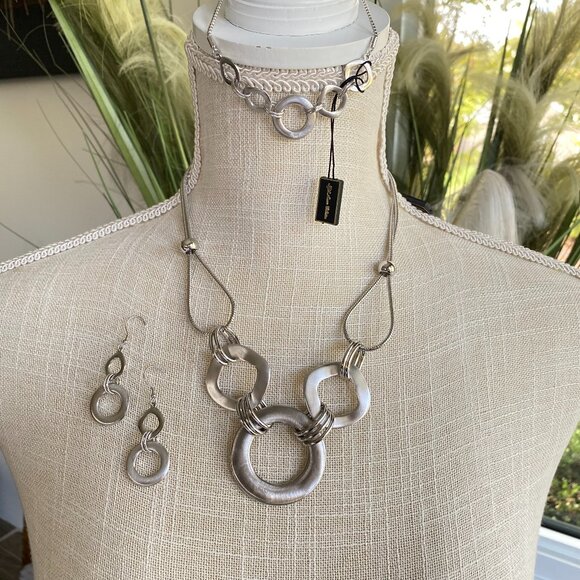 FAC Modern Silver Tone Necklace Earrings & Bracelet NWT - Picture 2 of 8